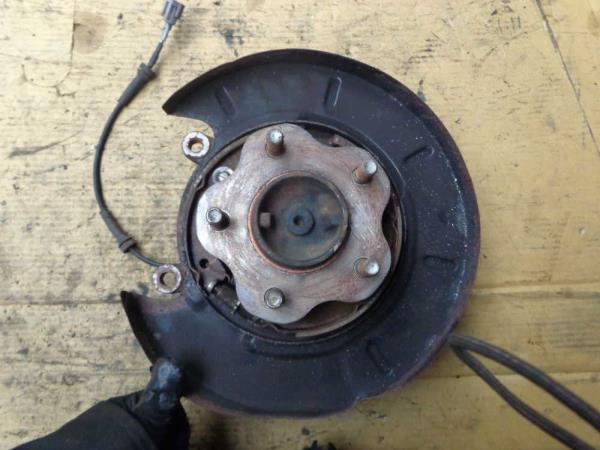 MOYEU ARRIERE DROIT NISSAN X-TRAIL T30 2001-2007 2WD - Vue 1